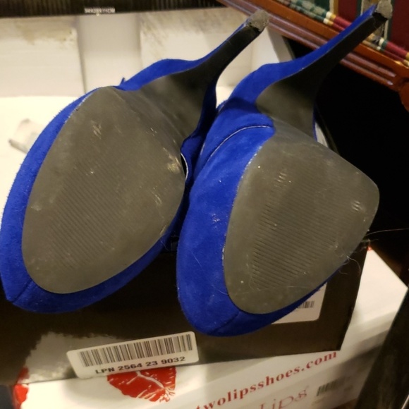 Designer Shoes - Picture 2 of 3